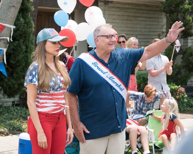 Jay and Gloria on the 4th - Modern Family Season 10 Episode 1