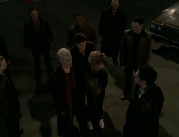 Surrounded - Buffy the Vampire Slayer Season 3 Episode 8