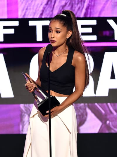 Ariana Grande AMAs