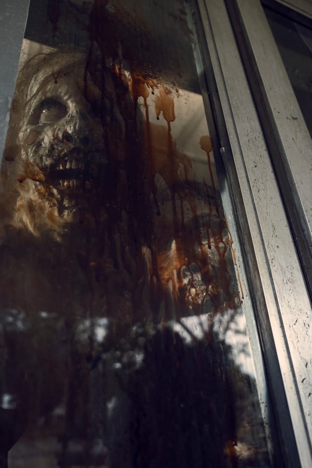 Dinner Time - The Walking Dead Season 9 Episode 11