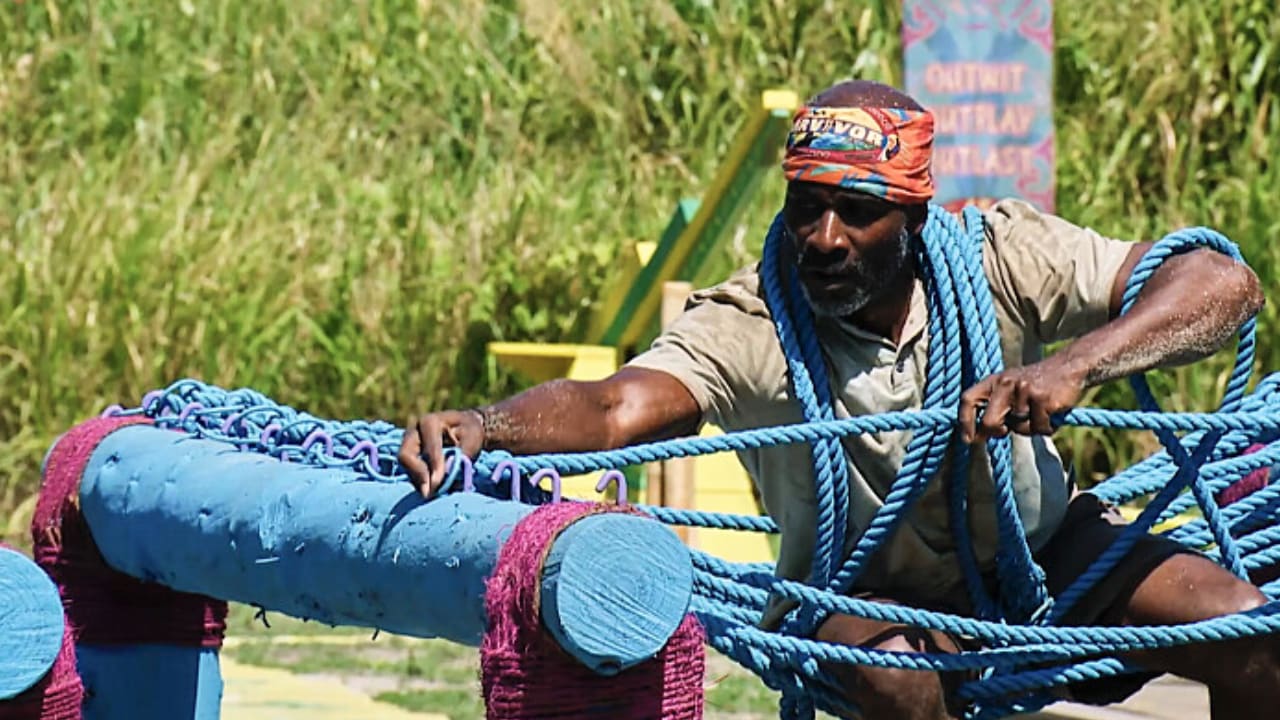 Watch Survivor Season 45 Episode 10: How Am I the Mobster? - Full show on  CBS