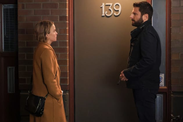 Sharing an Apartment - A Million Little Things Season 3 Episode 6