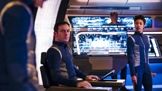 Capitán sentado - Star Trek: Discovery