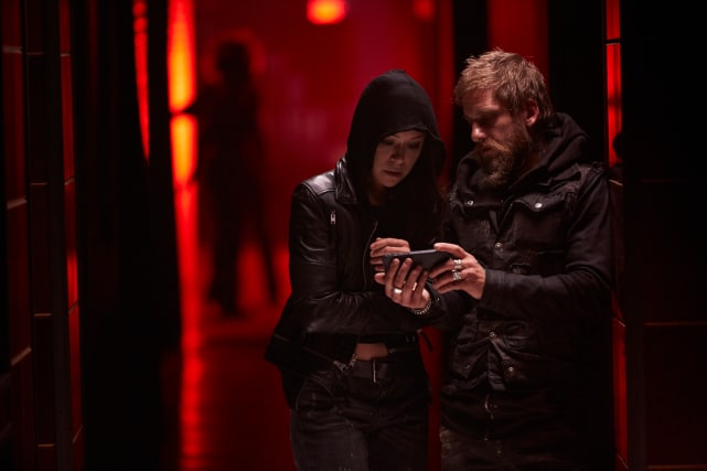 Sarah Needs a Gun - Orphan Black