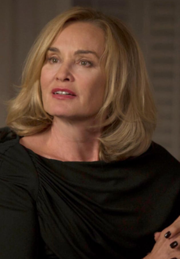 Jessica Lange and Kathy Bates camp it up on 'Horror Story