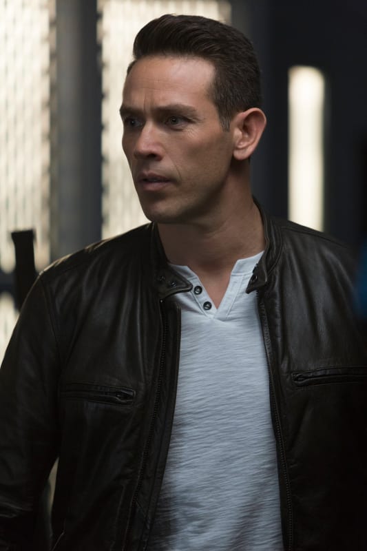 Dan's Little Secret - Lucifer Season 2 Episode 11