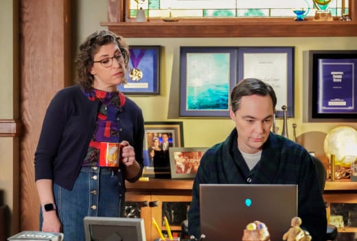 Amy Checks Sheldon's Work - Young Sheldon Season 7 Episode 14