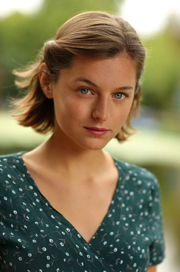 Emma Corrin Picture - TV Fanatic