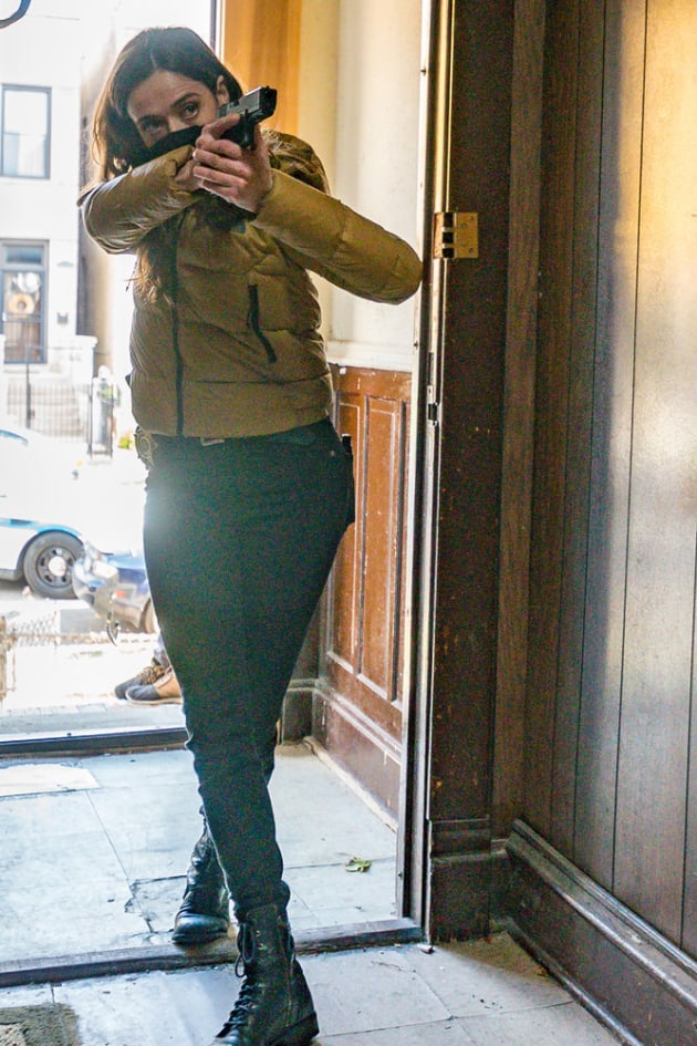 Crime Scene - Chicago PD Season 8 Episode 3