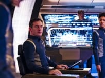 Captain Sits - Star Trek: Discovery