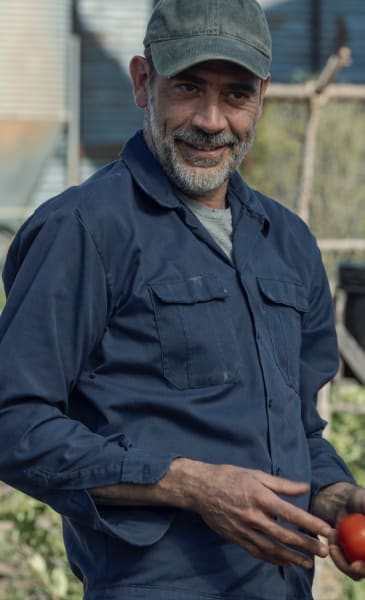 Negan Smiles - The Walking Dead Season 9 Episode 16