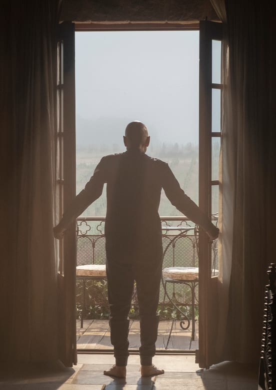 Letting the Light In - Star Trek: Picard Season 1 Episode 1