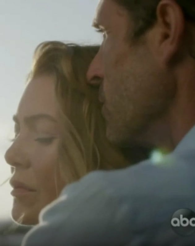 Derek Holds Mer - Grey's Anatomy Season 17 Episode 13