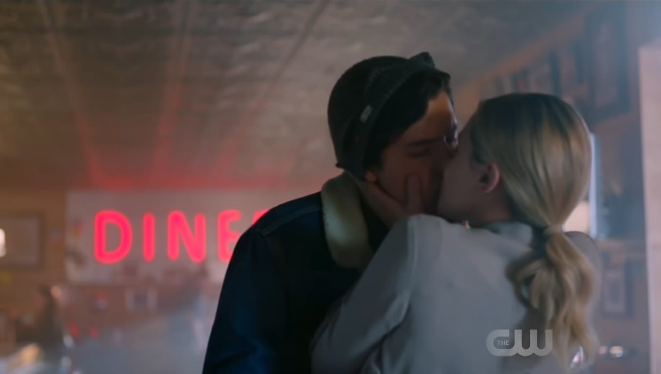 You're A Sight For Sore Eyes - Riverdale Season 2 Episode 5 - TV