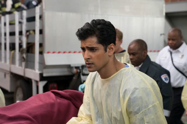 Shiny New Intern - Grey's Anatomy Season 14 Episode 7