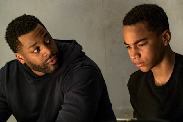 Atwater Questions a Suspect - Chicago PD Season 4 Episode 21