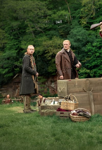 Surveying the Crowd - Outlander Season 6 Episode 4