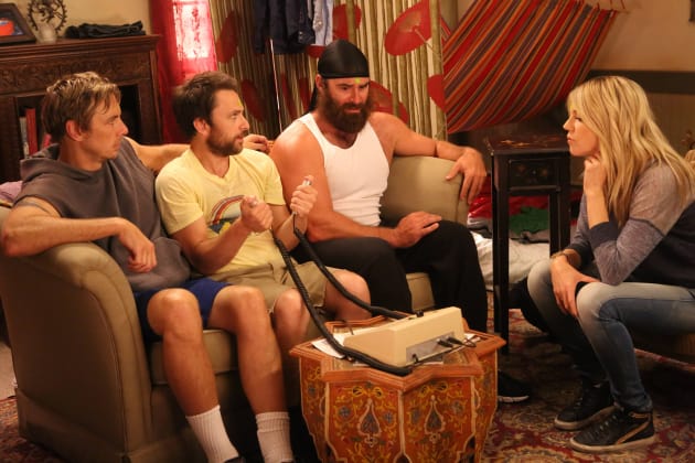The Exercise Craze - It's Always Sunny in Philadelphia