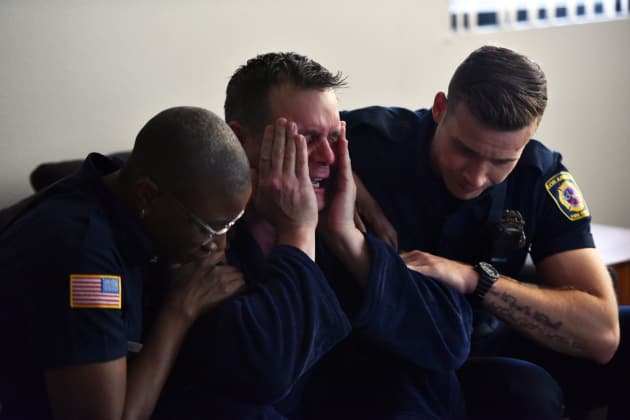 Consoling - 9-1-1 Season 1 Episode 2 - TV Fanatic
