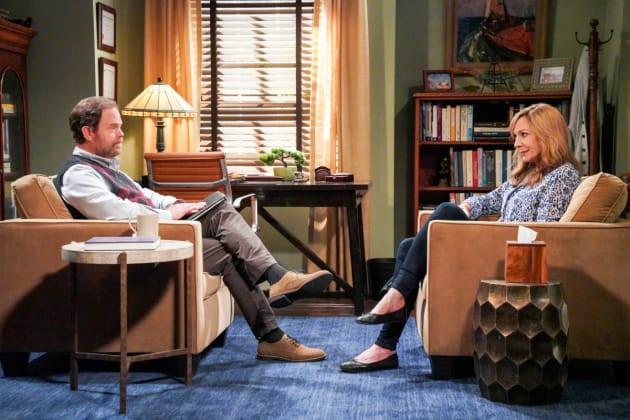 Bonnie and her Therapist - Mom Season 7 Episode 8