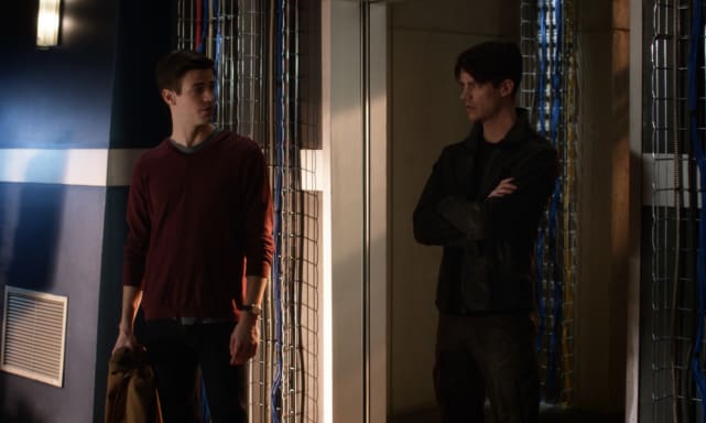 The flash season 3 episode 2 full episode new arrivals