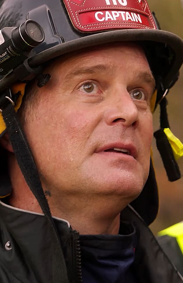 Looking Up - 9-1-1 Season 4 Episode 2