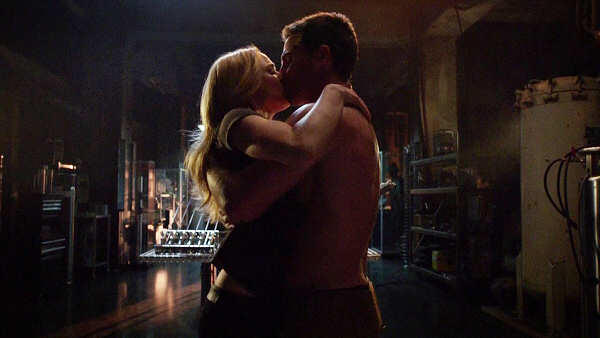Arrow Why Oliver And Sara Are Perfect For Each Other Tv Fanatic 6536