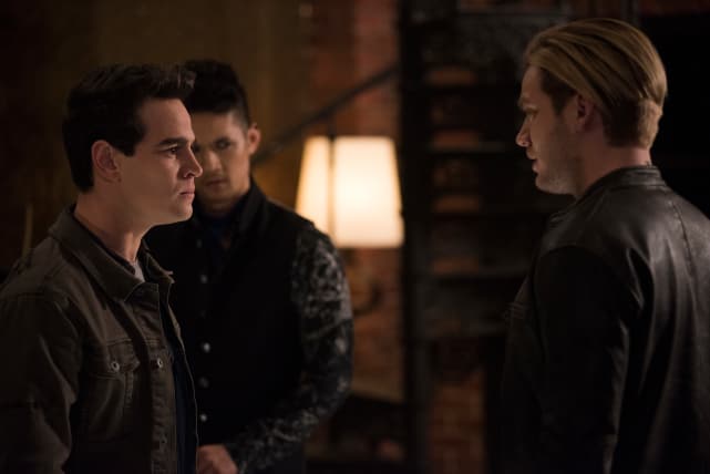 Frenemies no more shadowhunters s3e8