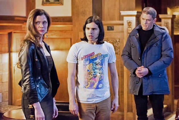 The Snarts and Cisco The Flash Season 1 Episode 16 TV Fanatic