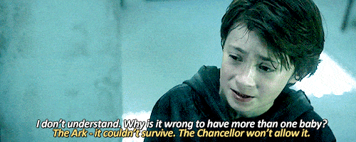 Aurora Gives Birth in Secret - The 100