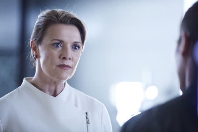 Amanda Tapping as Dr. Jaeger - Killjoys Season 1 Episode 7
