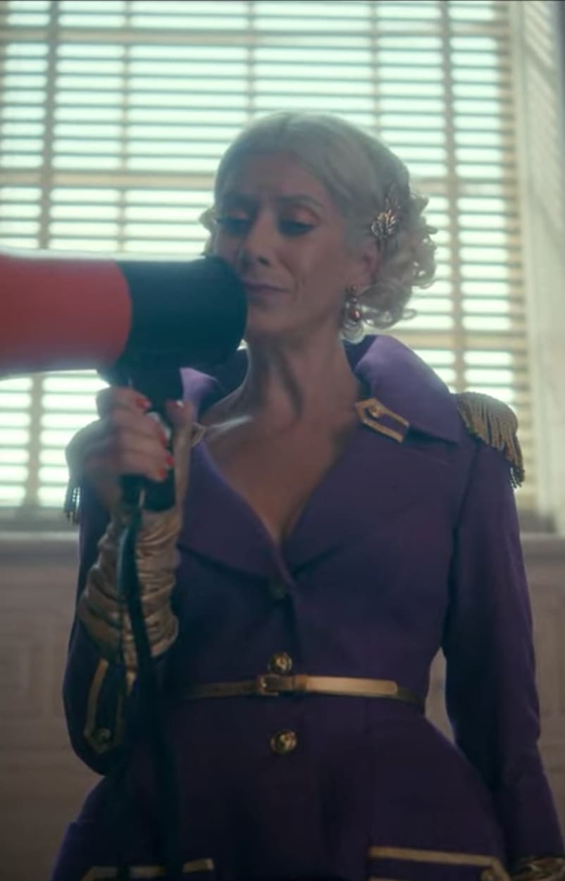 Handler Announcement The Umbrella Academy Season 2 Episode 7 Tv Fanatic