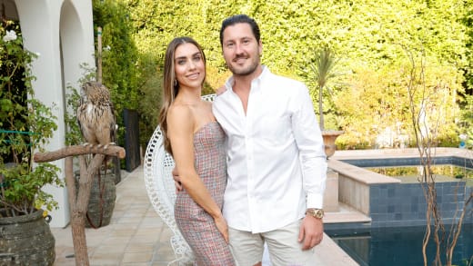 Jenna Johnson (L) and Val Chmerkovskiy (R