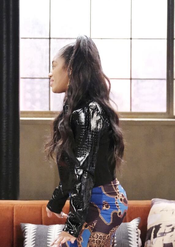 Chanel Confides In Lani / Tall - Days of Our Lives