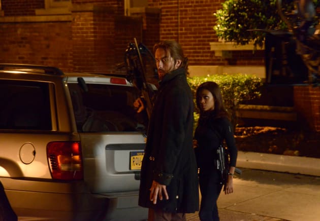 Ichabod the Archer - Sleepy Hollow Season 2 Episode 1