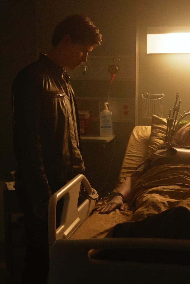 The Joker is Dead - Titans Season 1 Episode 11