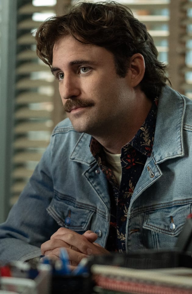 Say Hey to Detective Matt Yellowjackets Season 2 Episode 2 TV Fanatic