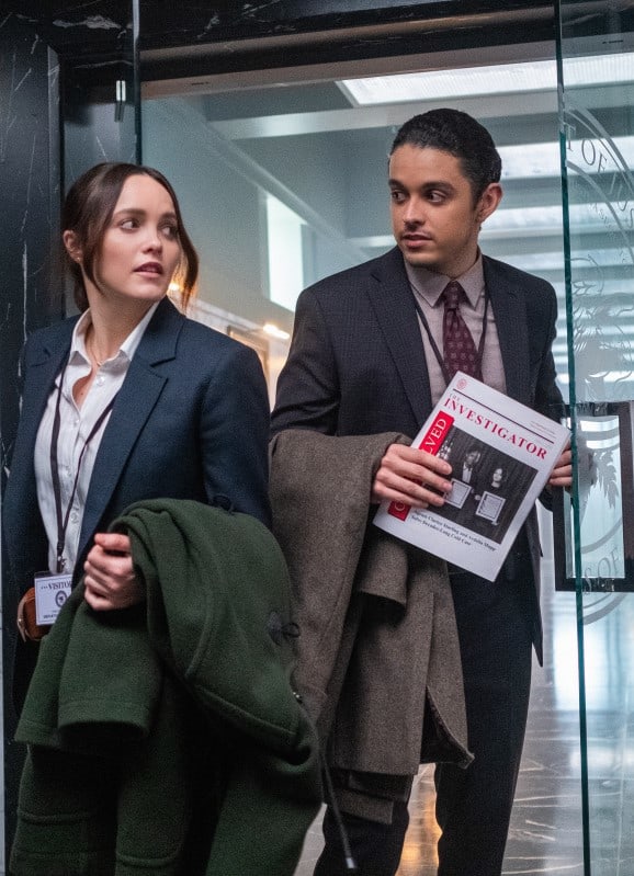 Checking New Lead - Clarice Season 1 Episode 8