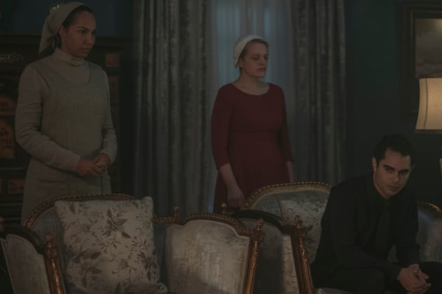 This is Awkward - The Handmaid's Tale Season 2 Episode 5