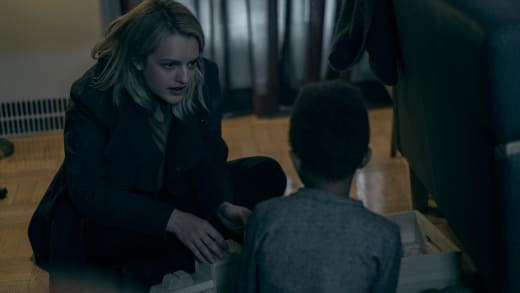 The handmaid's tale season 2 episode 3 full episode outlet