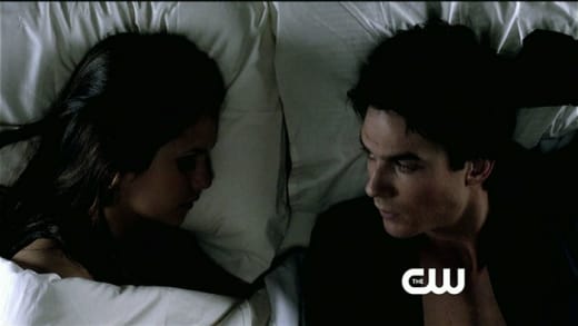 The Vampire Diaries - 3x19 - Elena kisses Damon HOT bed motel