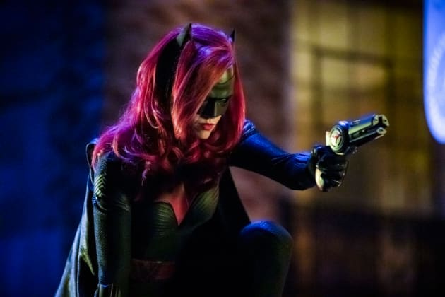 Waving the Gun - Arrow Season 7 Episode 9