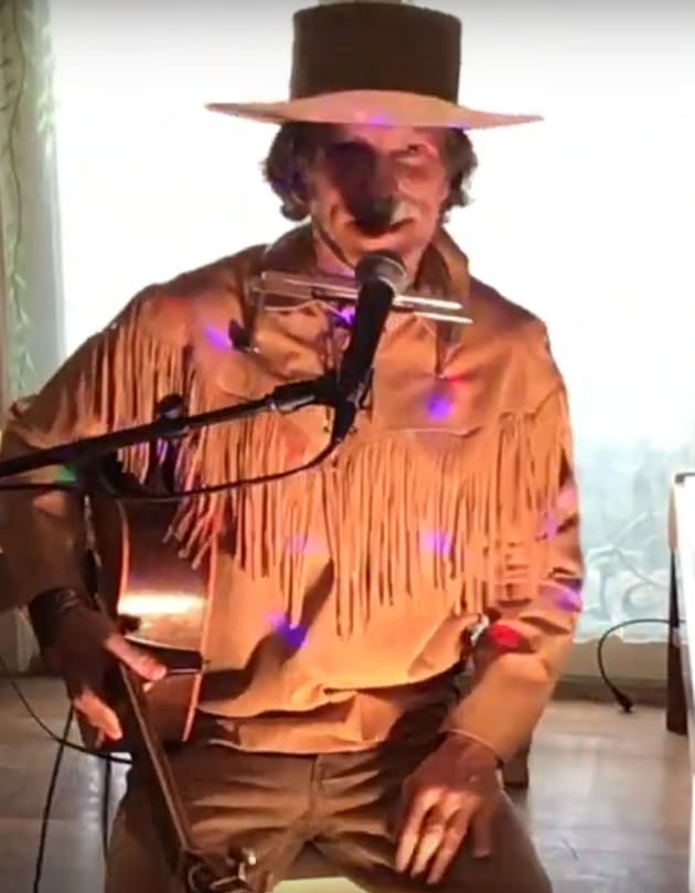 Singing Johnny Hardwick - TV Fanatic