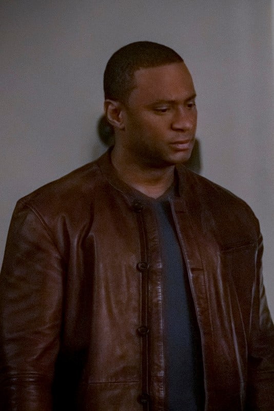 Diggle comes to visit - The Flash Season 6 Episode 10