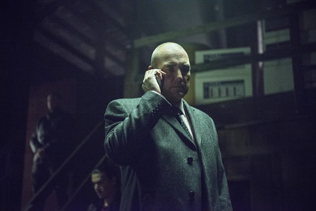 A Well Dressed Brick - Arrow Season 3 Episode 11