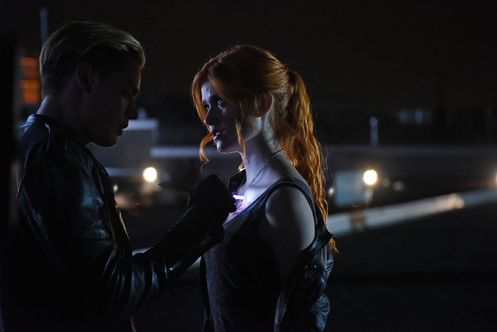 Shadowhunters season 1 online episode 1