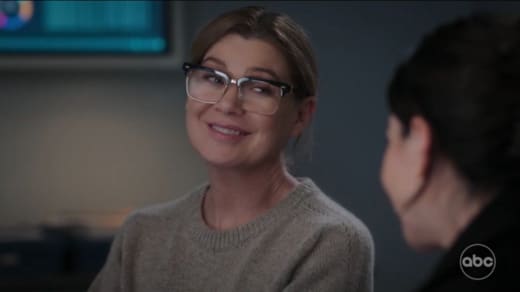 Meredith is All Smiles - Grey's Anatomy Season 20 Episode 9