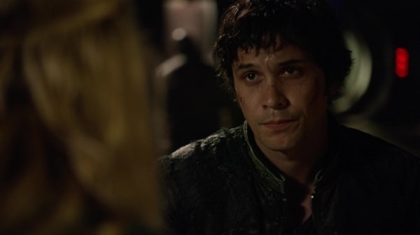 Clarke lets Bellamy know she's with him on "Fog of War"