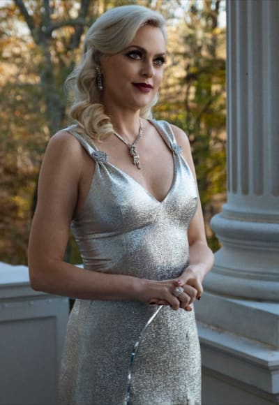Alexis in Silver - Dynasty Season 4 Episode 2