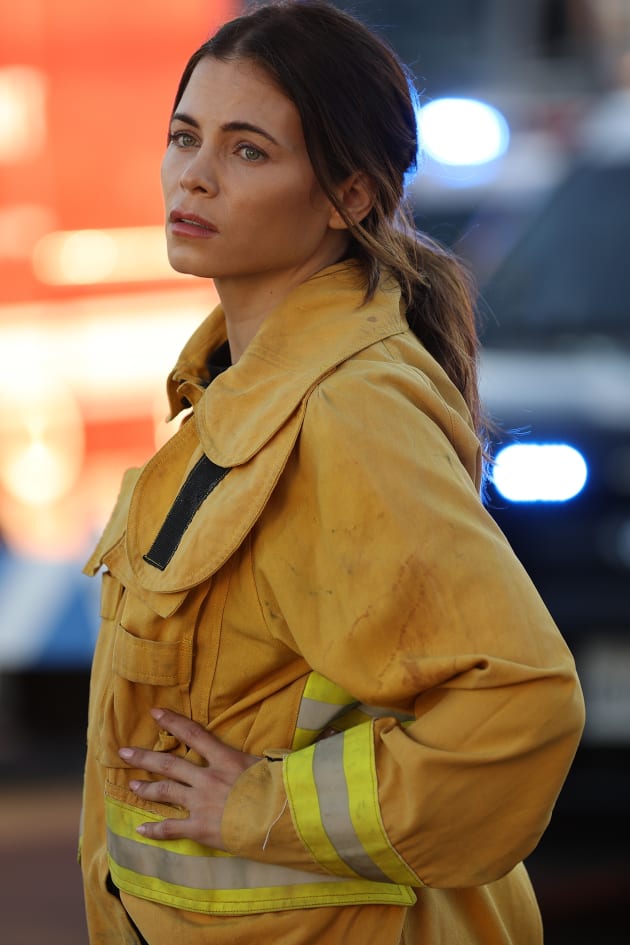 Arriving to the Scene - The Rookie Season 4 Episode 10